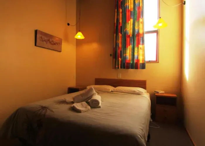 Larchwood Motel